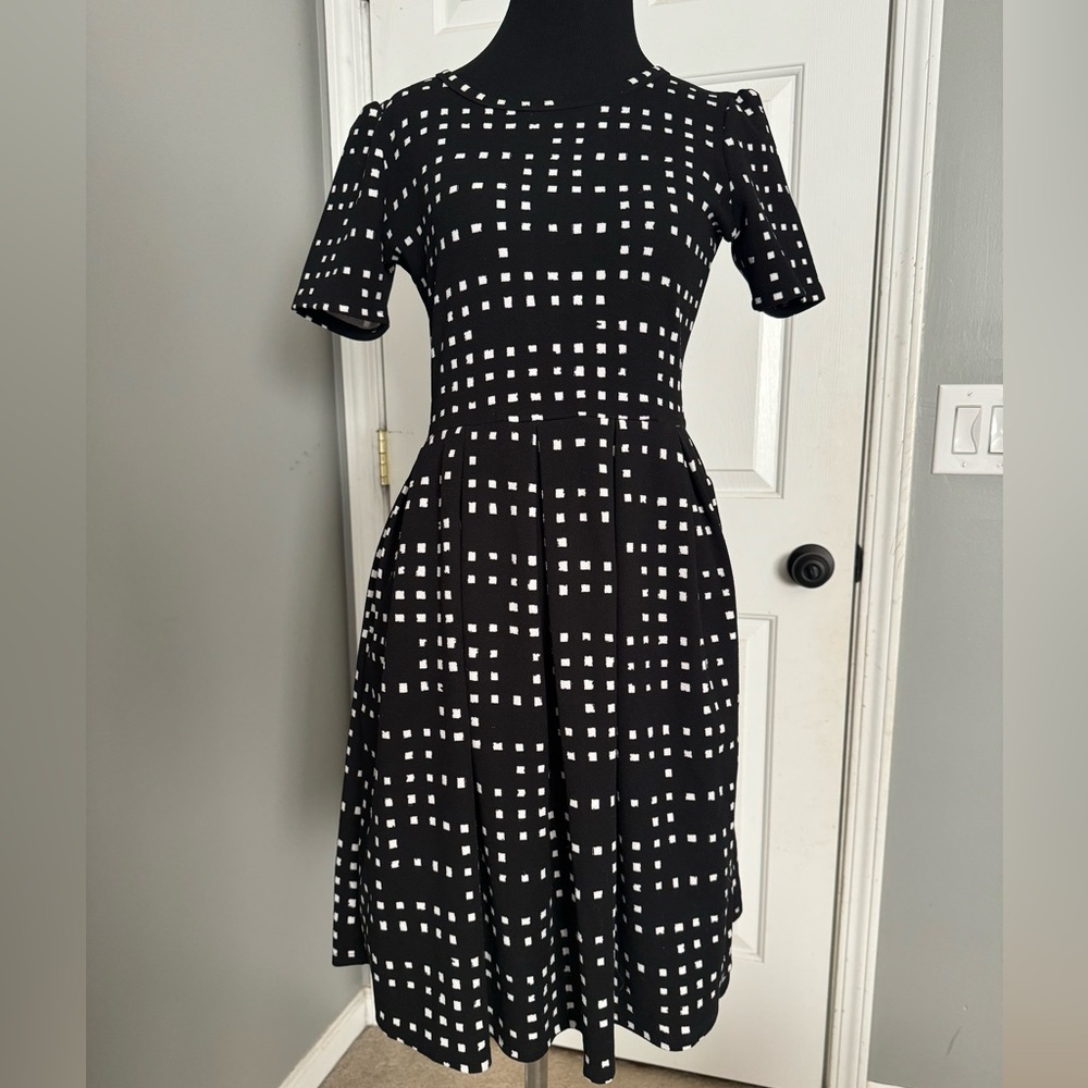 LuLaRoe Amelia dress in size small